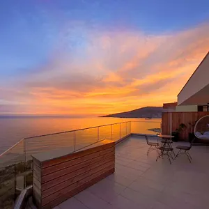 Hotel Dorchester, Sarande
