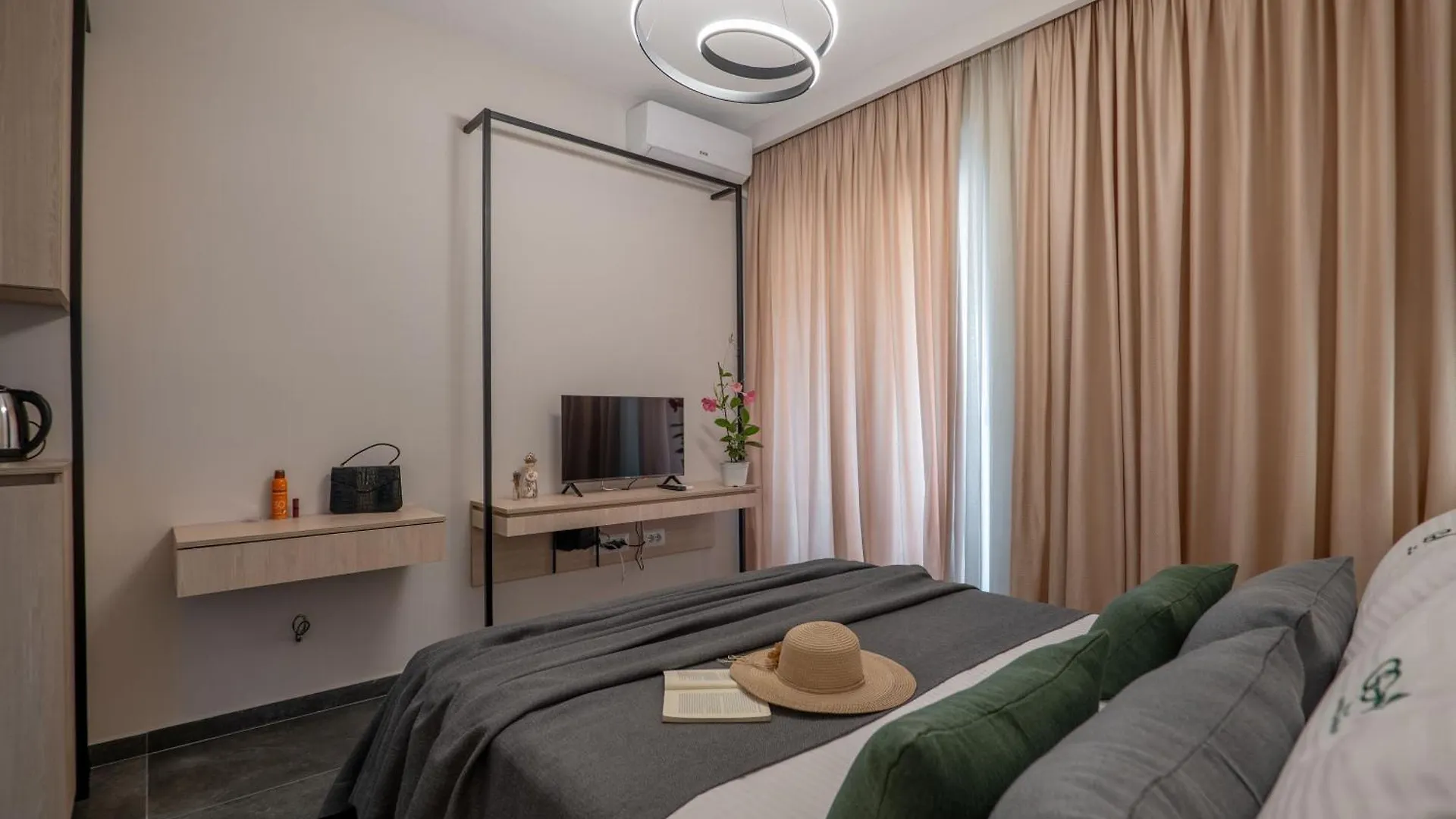 Villa Green Garden Saranda 4*,